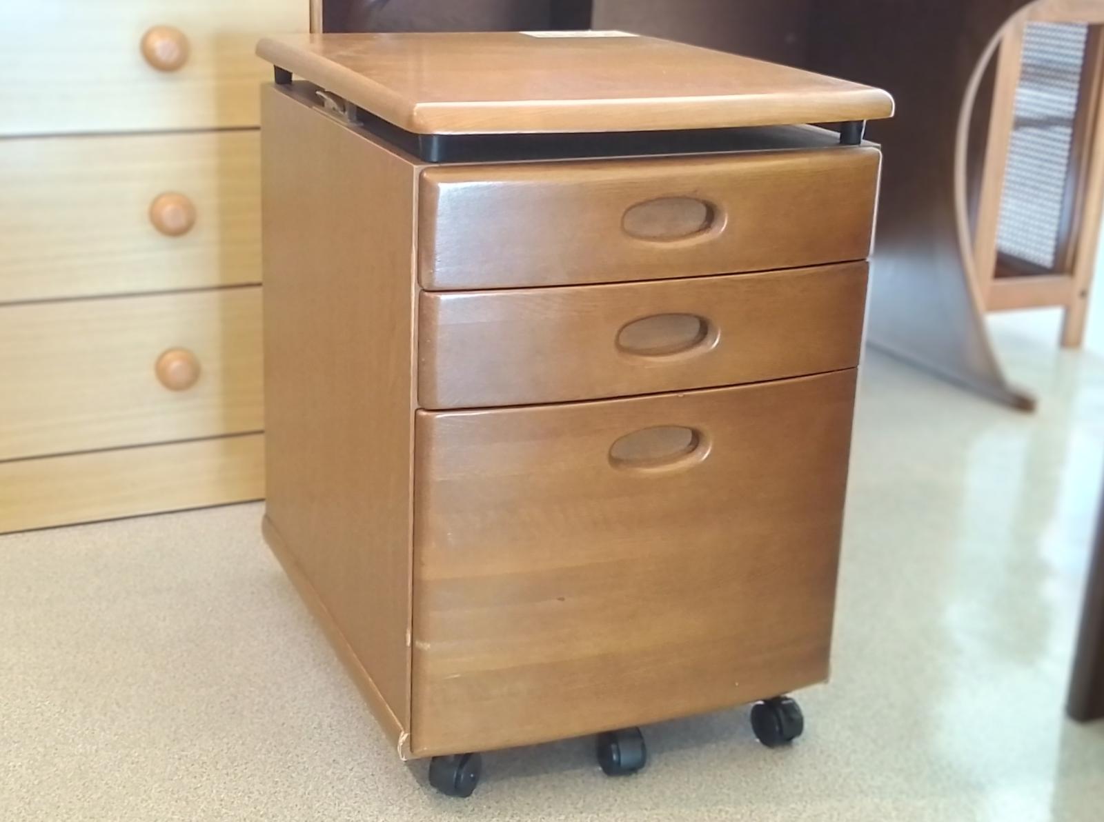 キャスター付引き出し