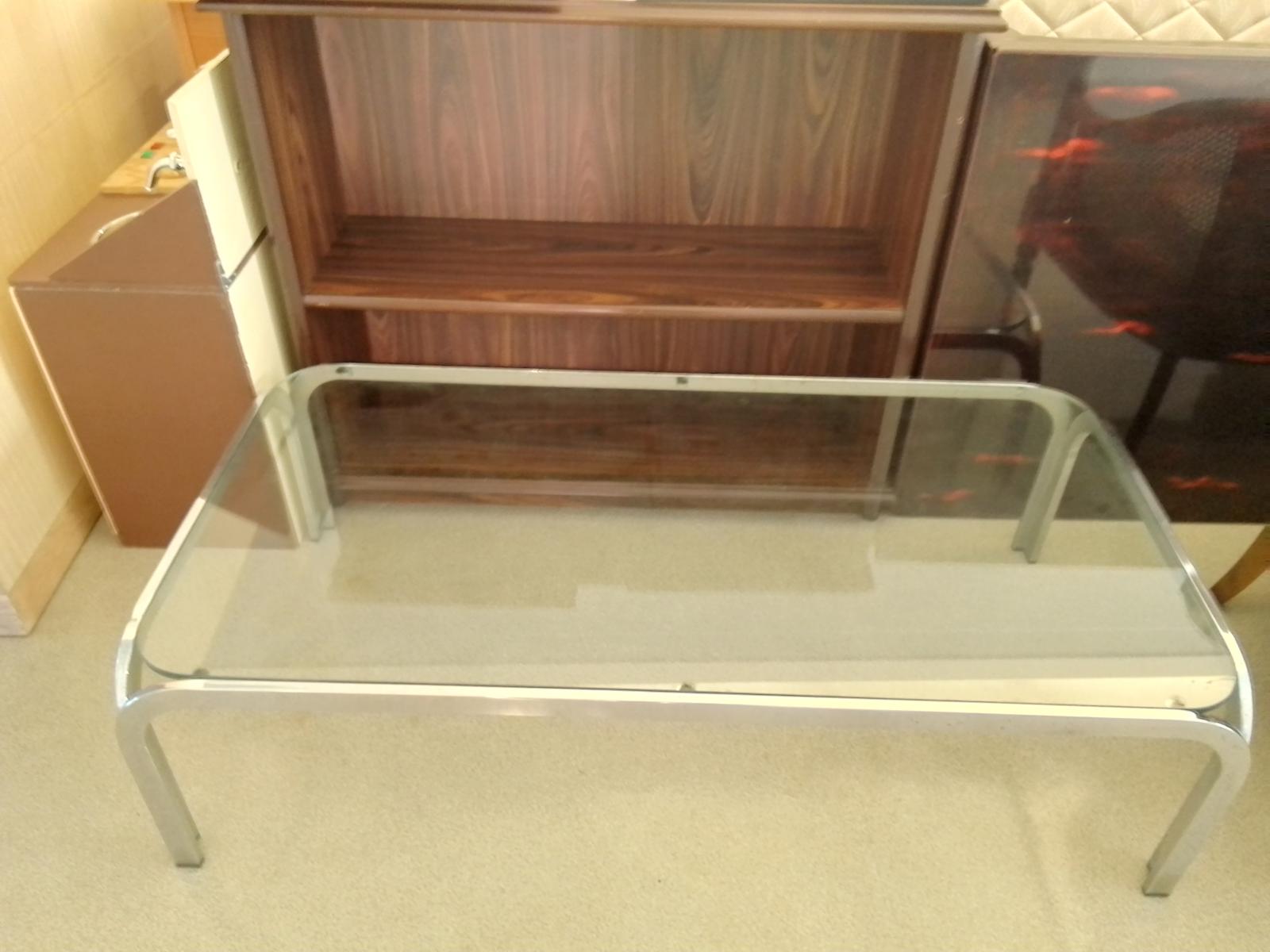 ガラステーブル