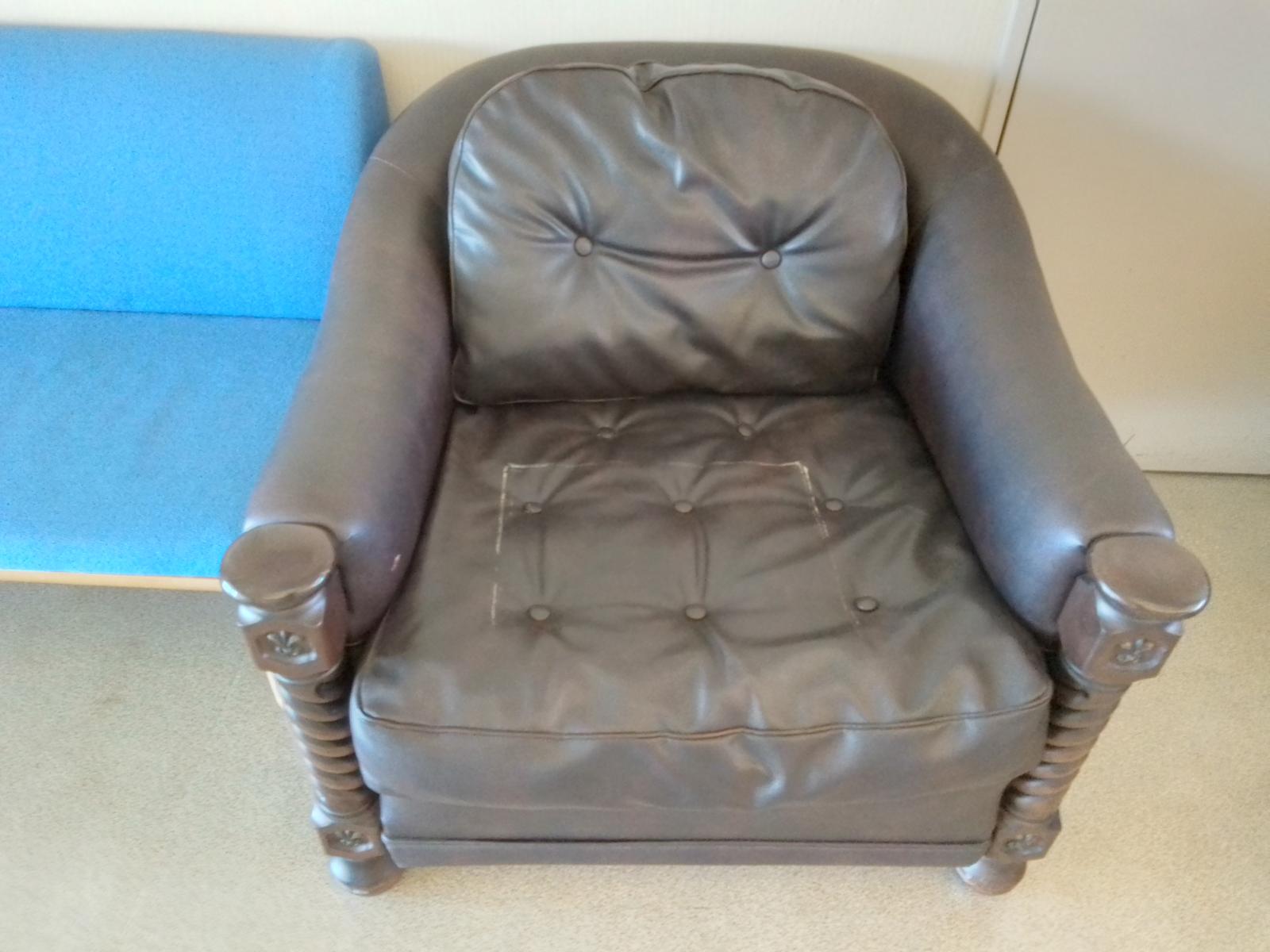 革張り1人掛けソファー