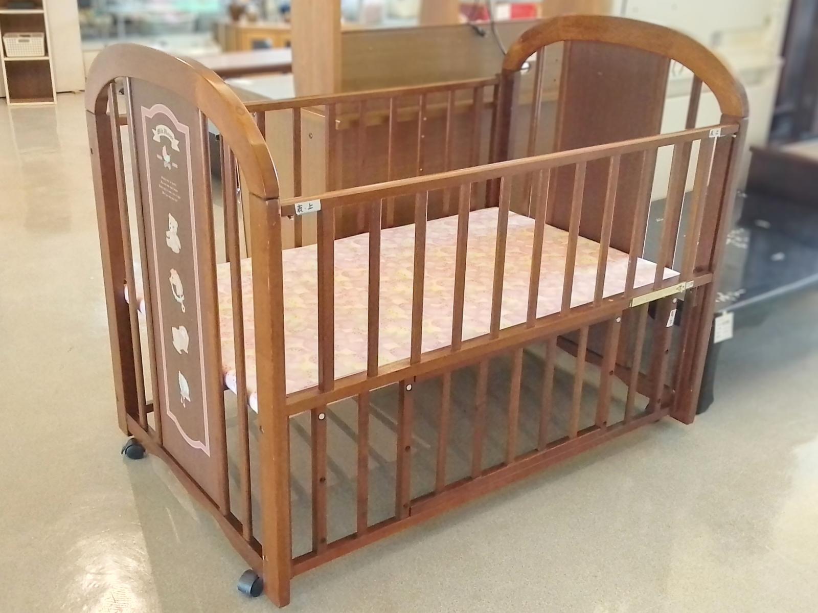 ベビーベッド