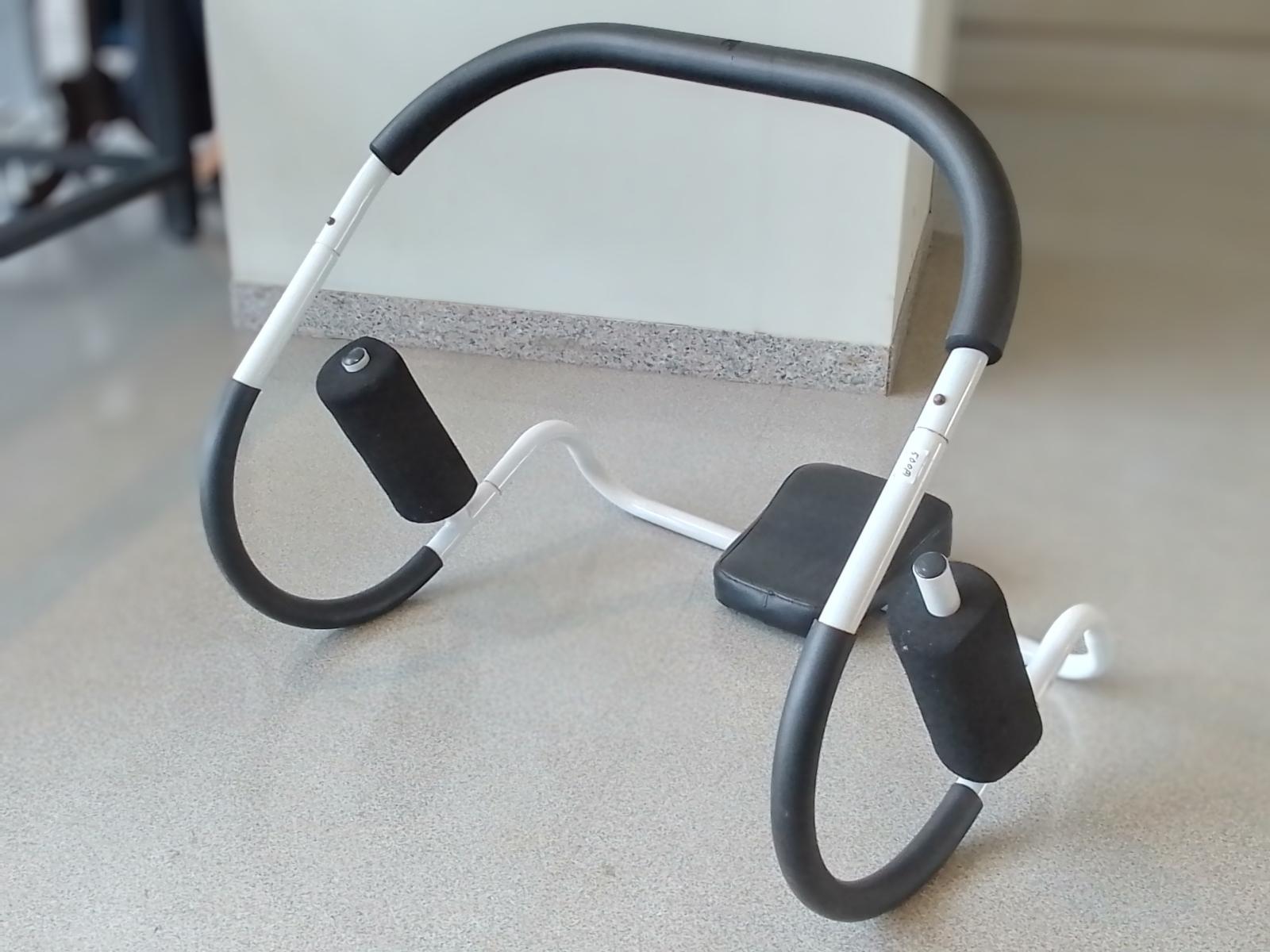 腹筋トレーニングサポート