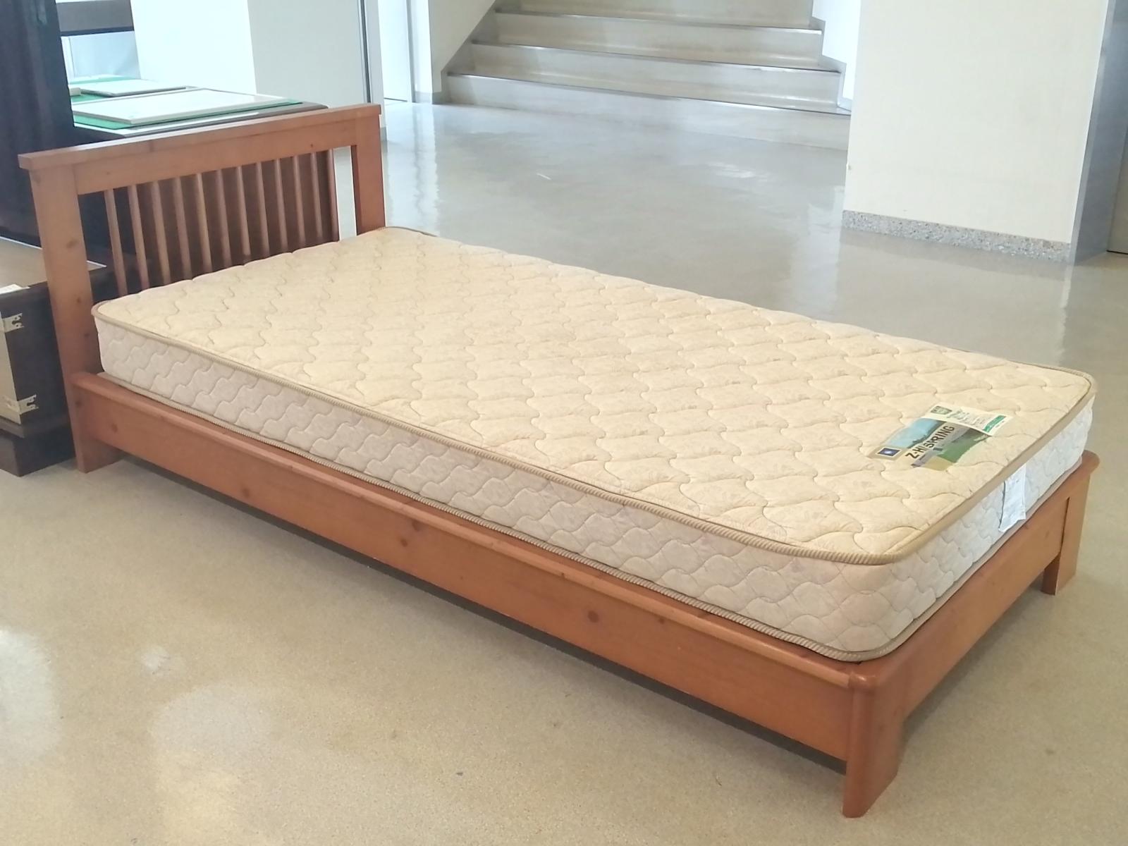 シングルベッド