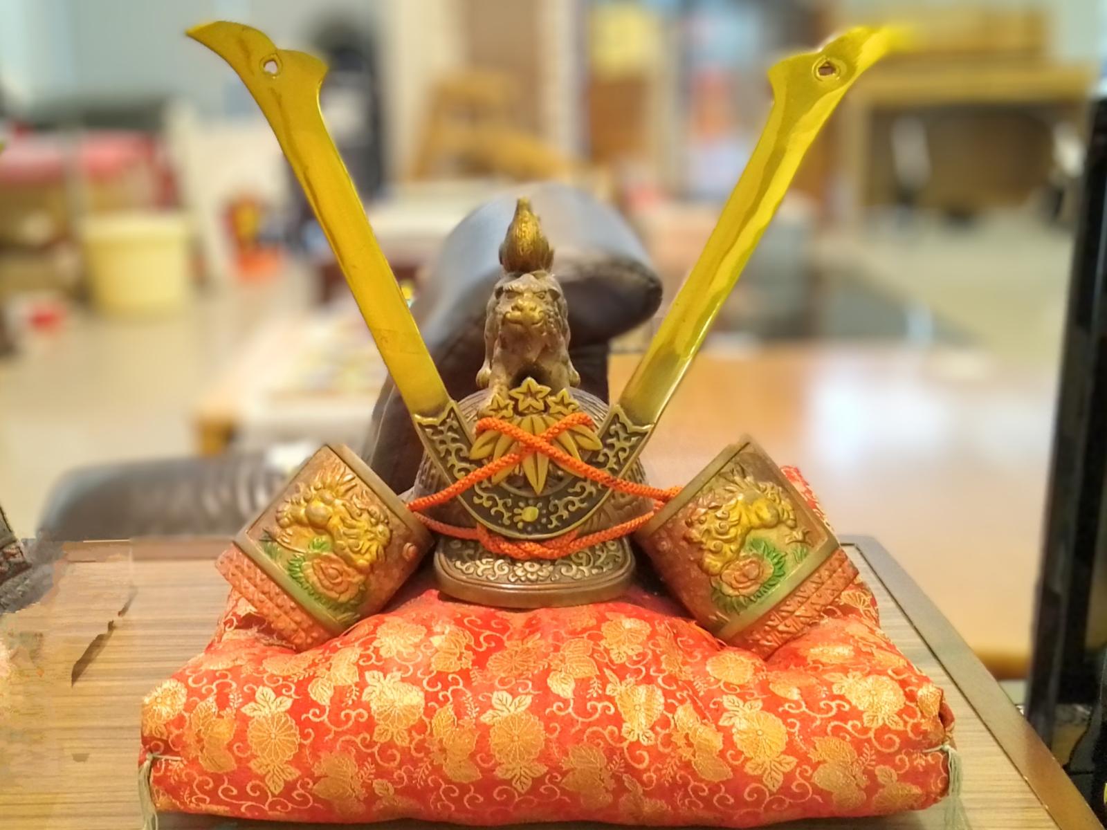 兜飾り（大）（箱あり）