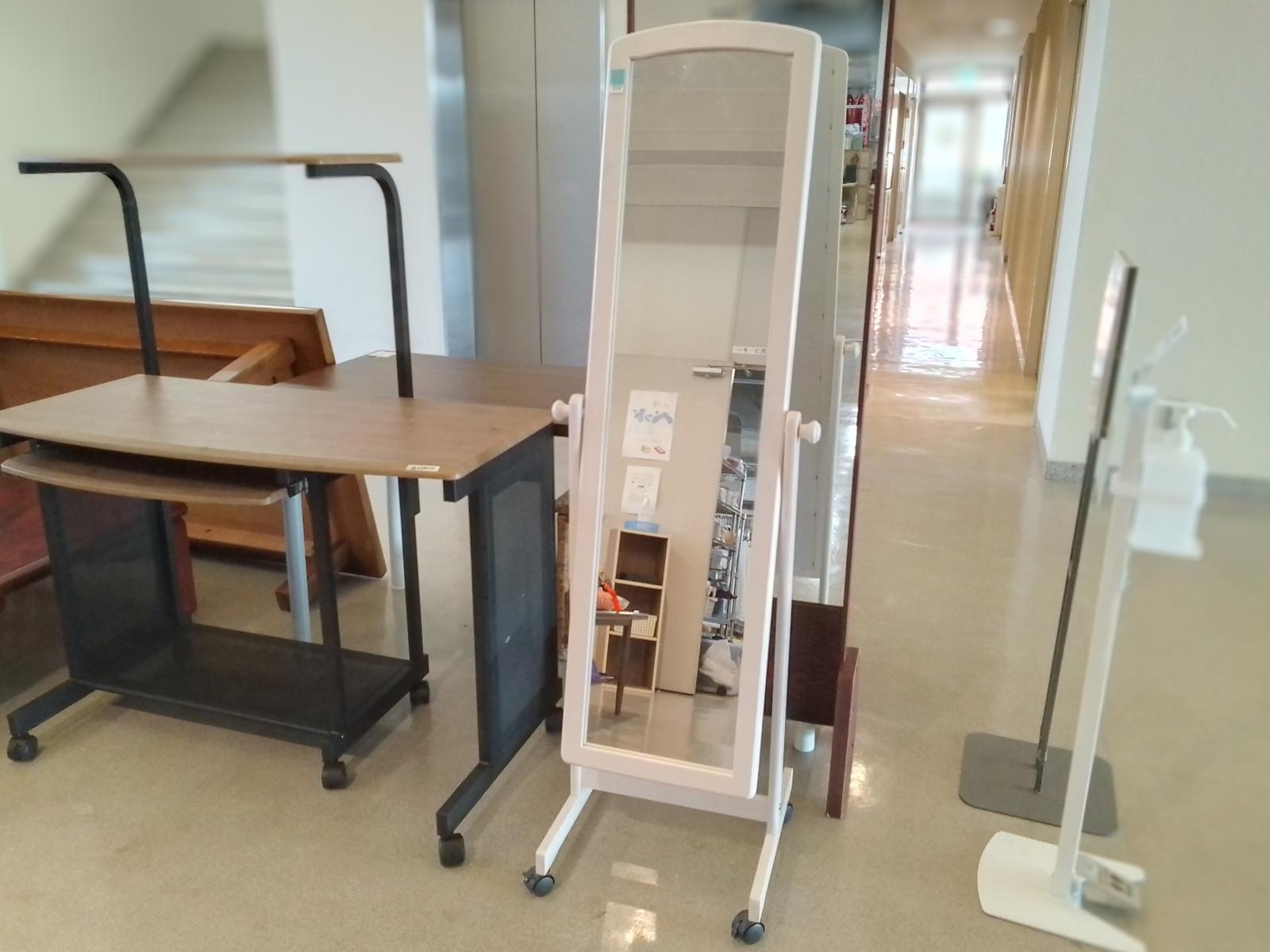 スタンドミラー　キャスター付