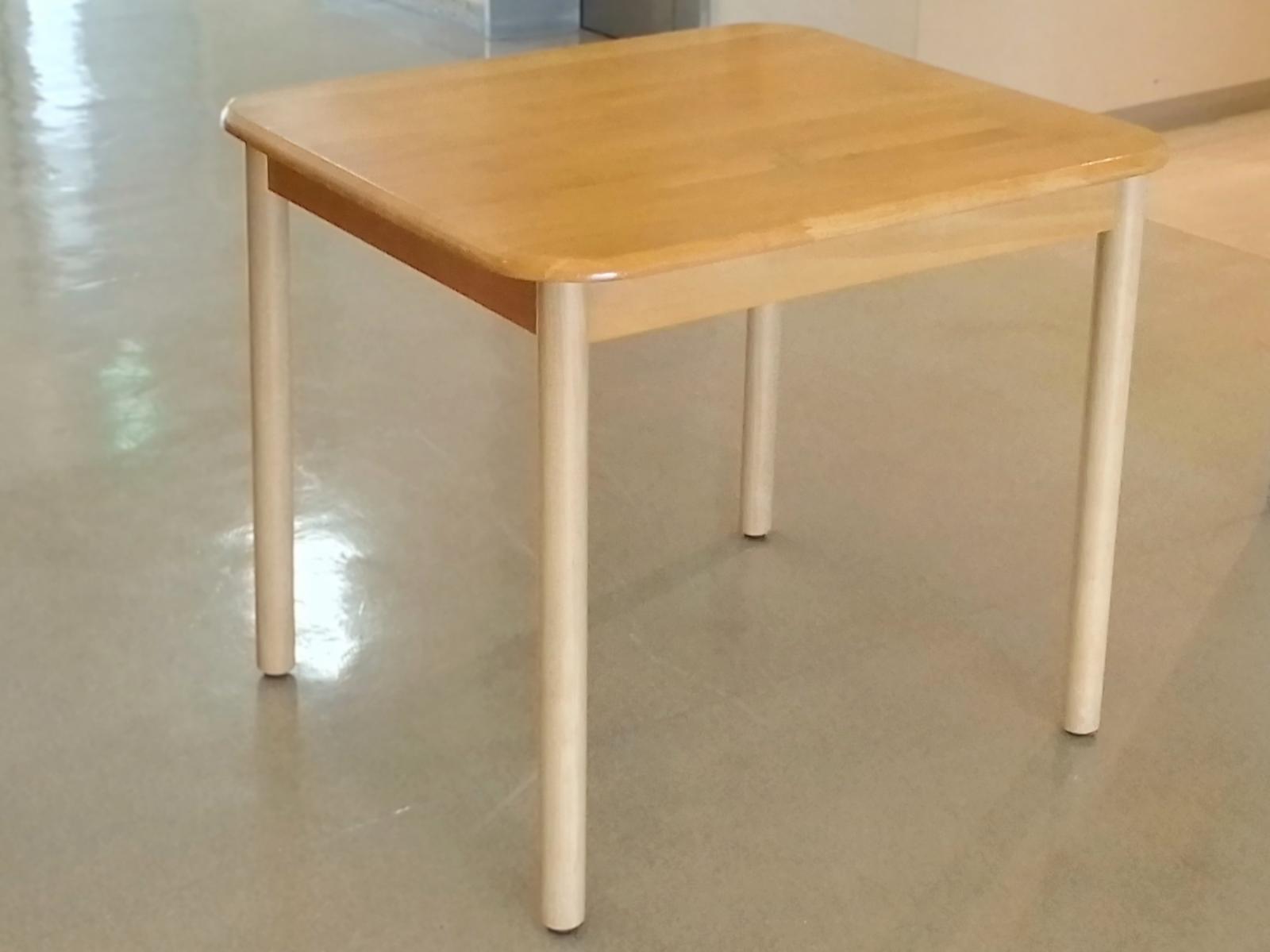 ダイニングテーブル