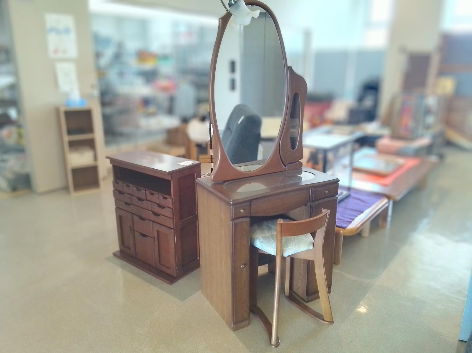 ドレッサー　いす付き