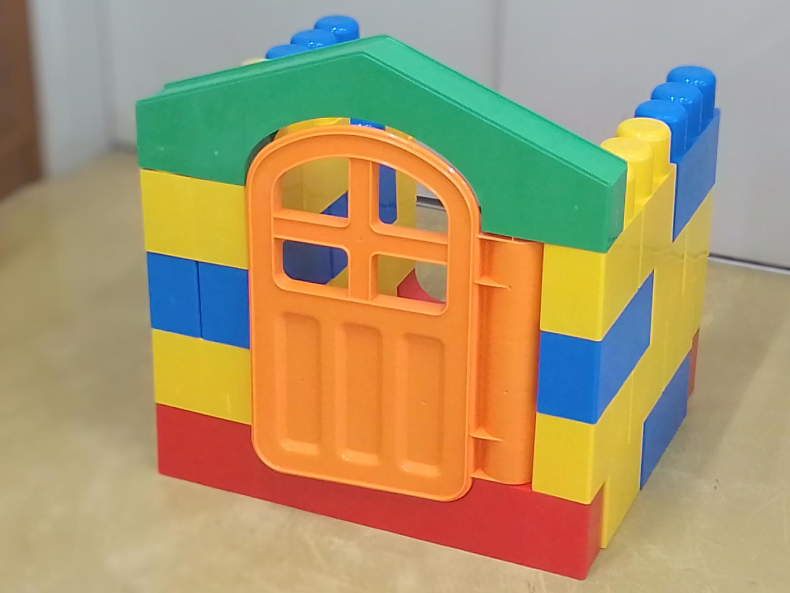 ピープル　全身でブロック