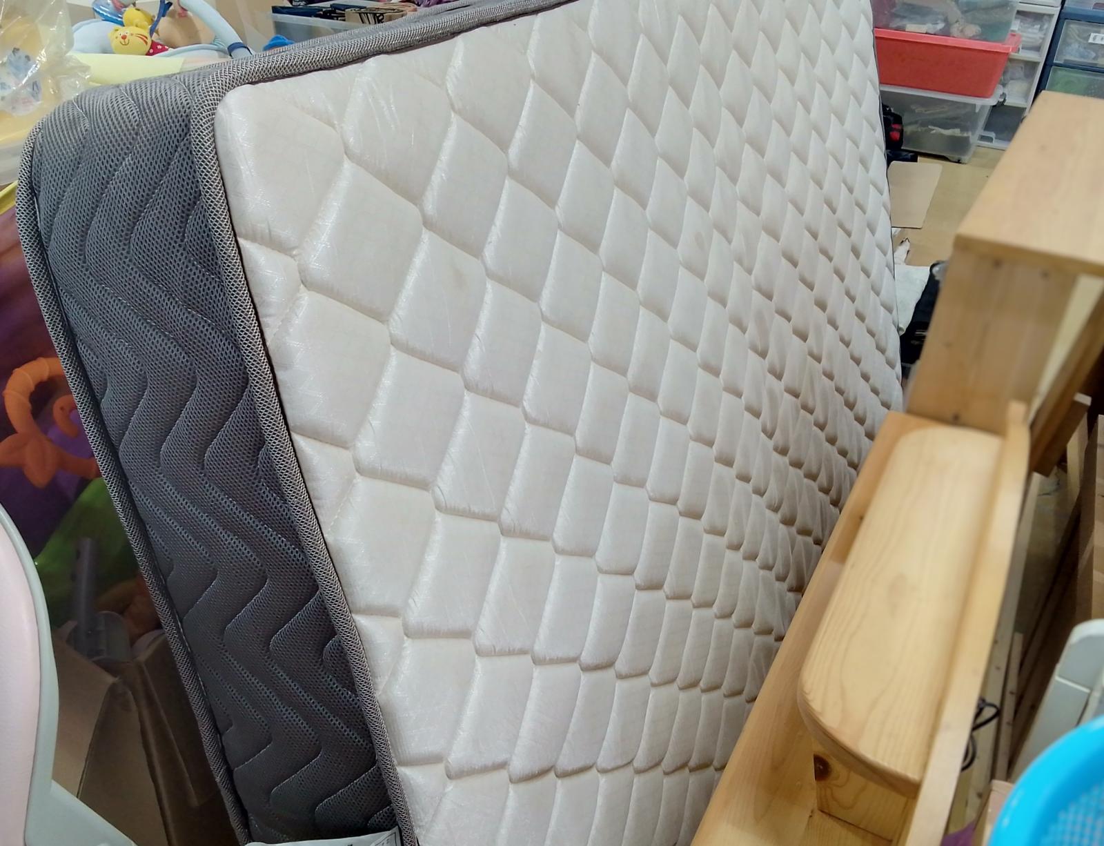 セミダブル　マットレス　ニトリ