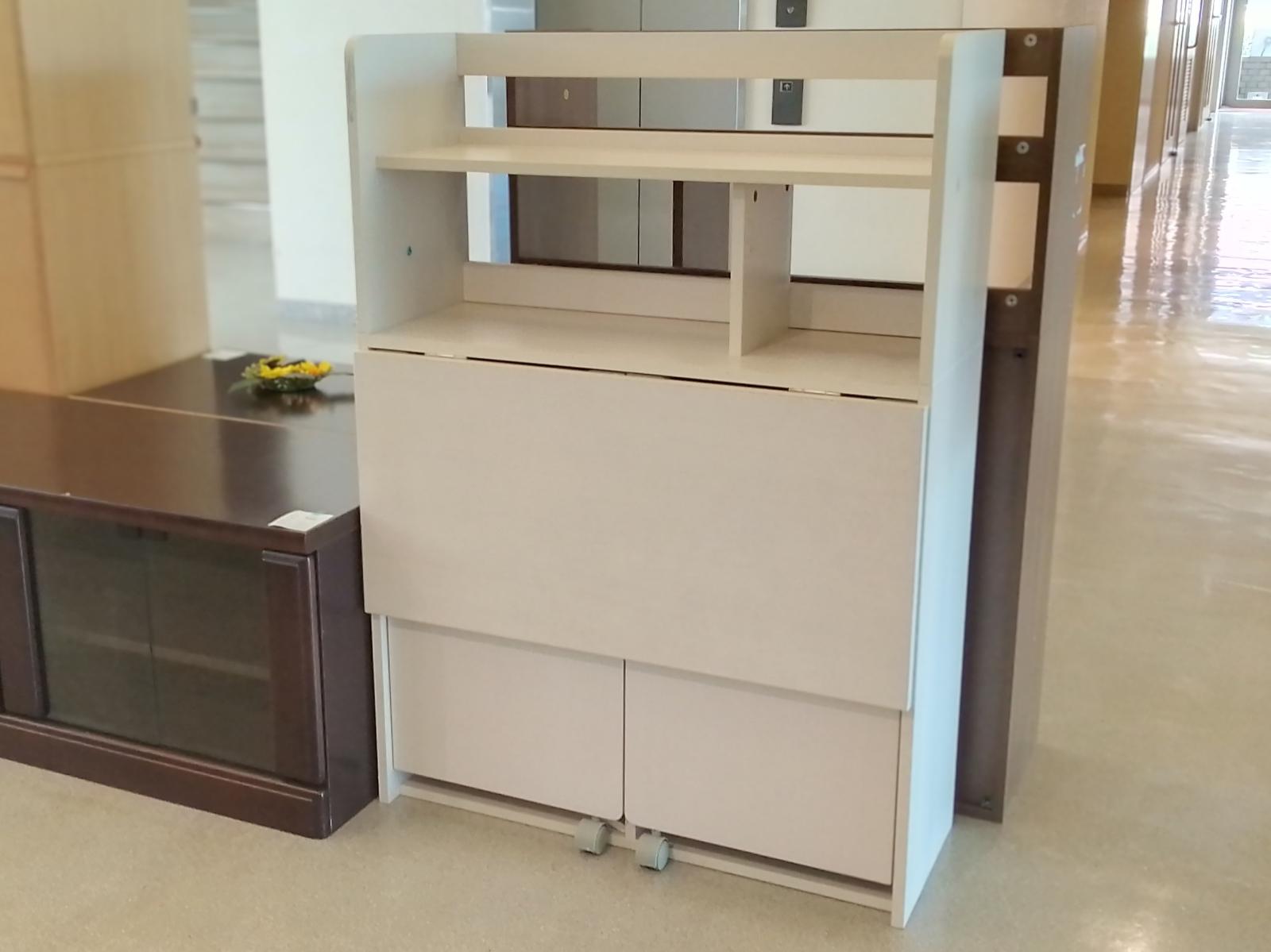 ニトリ　ライティングデスク【白】