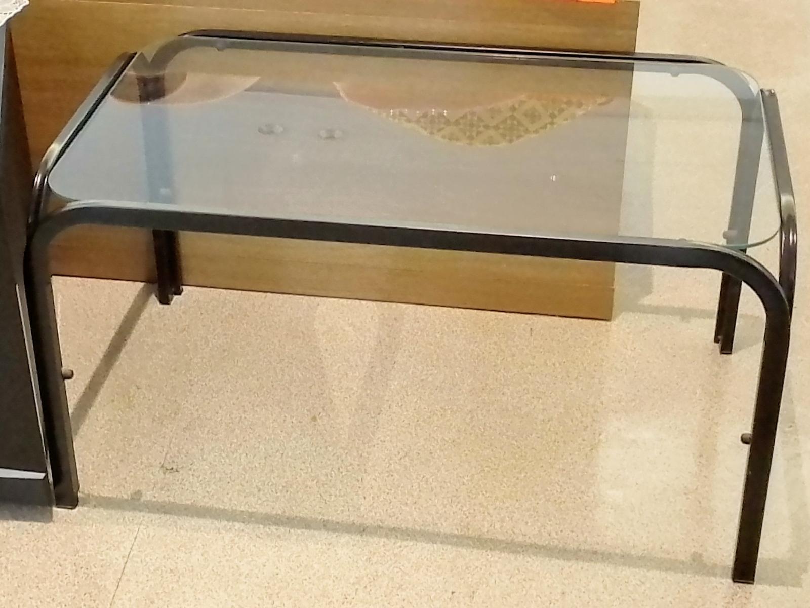 ガラステーブル